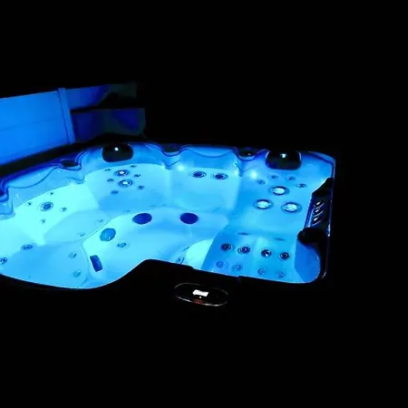 H2o - Jacuzzi & Piscine Chauffee 乐巴凯尔斯